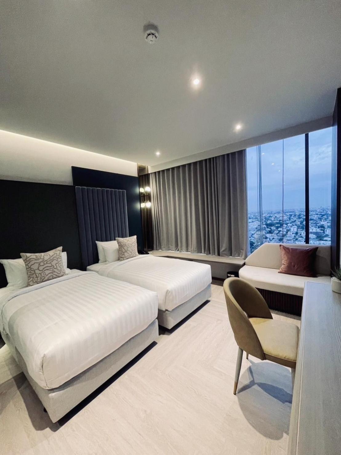 The Quarter Ratchayothin By Uhg Hotel Bangkok Bagian luar foto