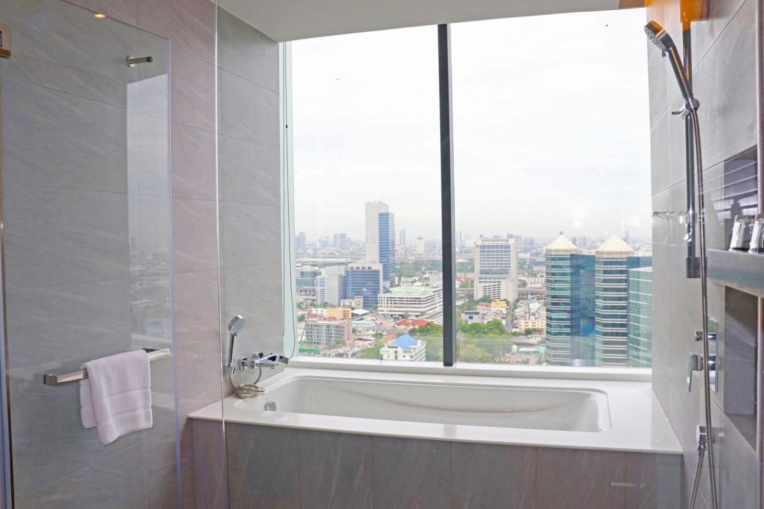 The Quarter Ratchayothin By Uhg Hotel Bangkok Bagian luar foto